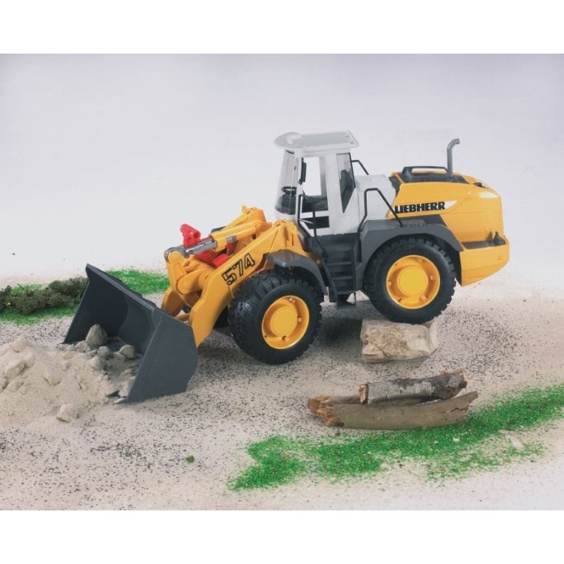 Bruder, колесный погрузчик Liebherr L574