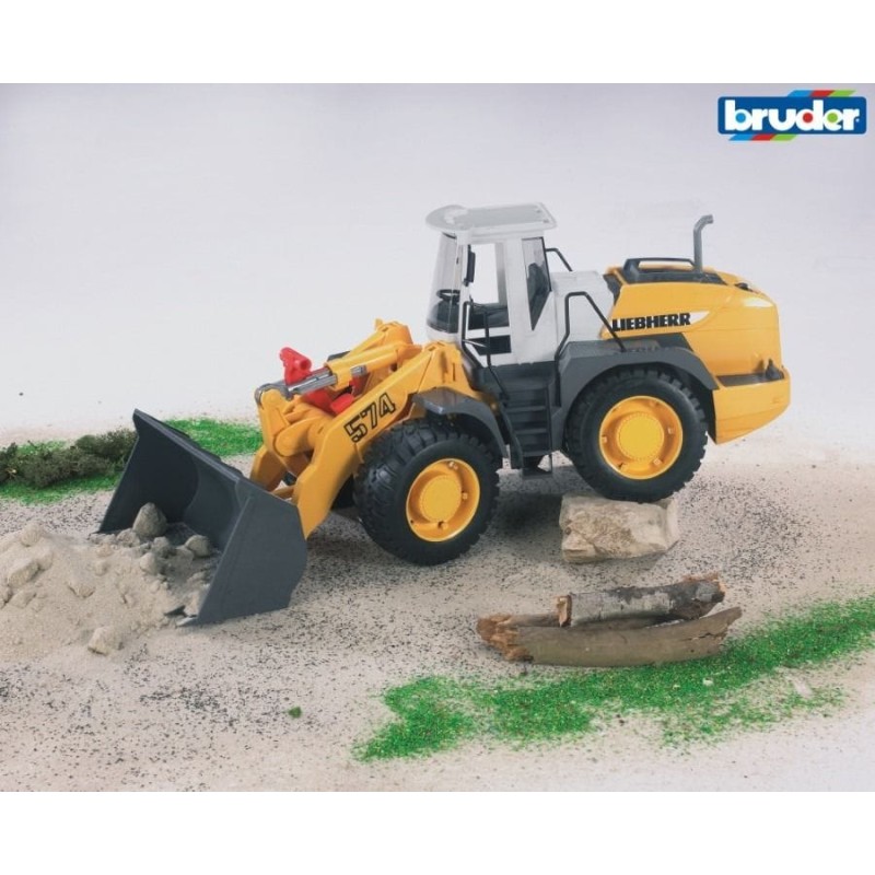 Bruder, колесный погрузчик Liebherr L574