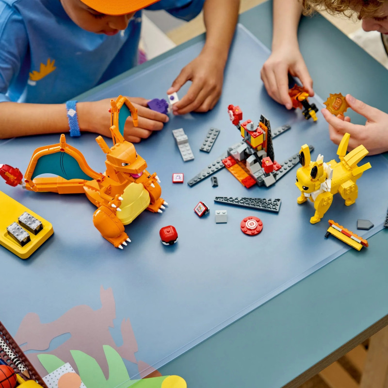 72167 LEGO Pokemon Smart Play Джолтеон против Чаризарда: Абсолютная битва