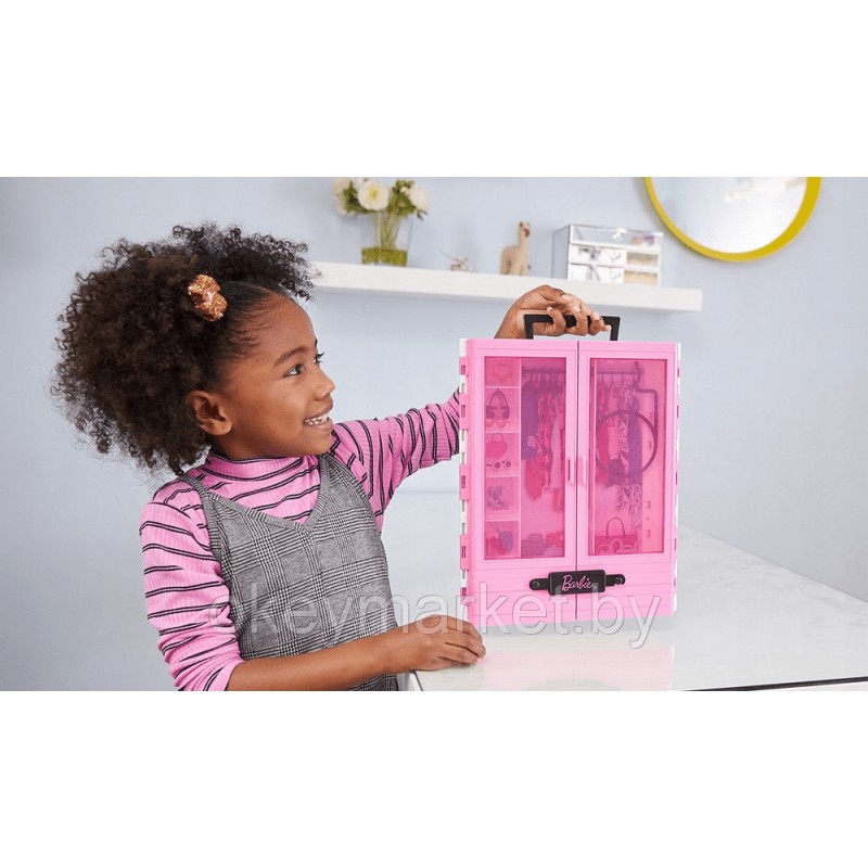 Игровой набор Barbie Розовый шкаф модницы GBK11