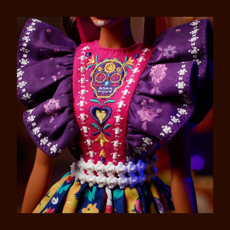 Кукла Mattel Barbie HBY09 Dia De Muertos 2022 - Коллекционная кукла Барби в фиолетовом платье с традиционными деталями