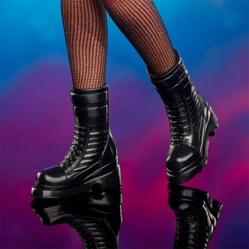 Кукла Mattel Barbie HRM78 Коллекционная кукла Signature Руби Сандей из «Доктор Кто»