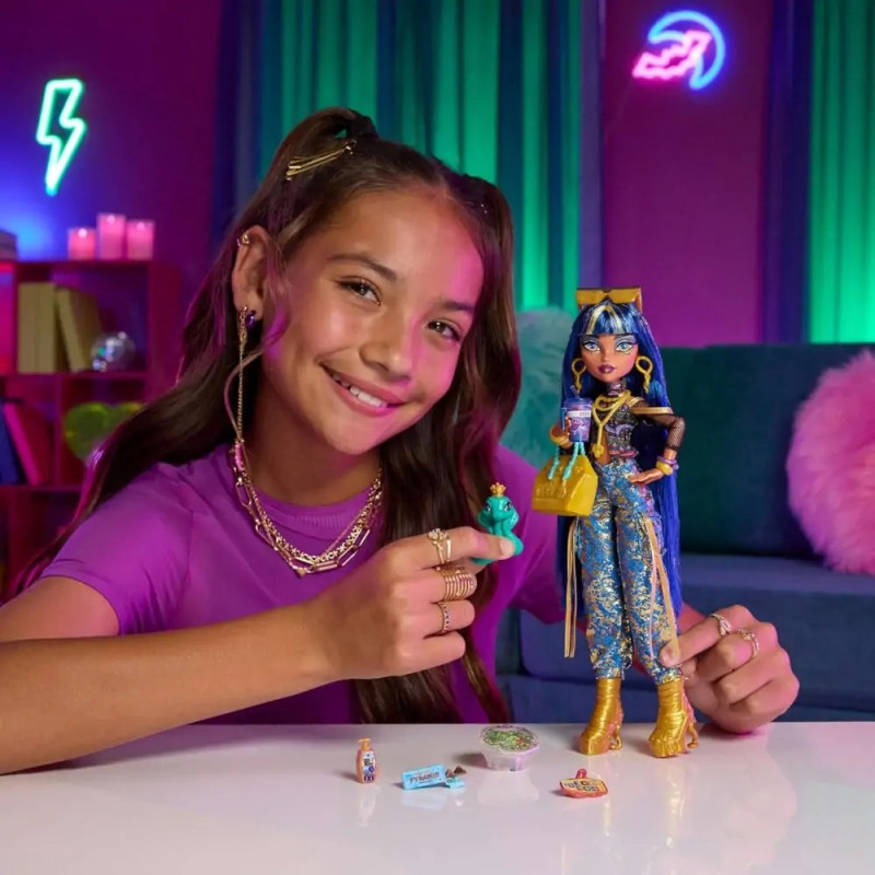 Кукла Monster High JHK32 Клео де Нил G3 с питомцем коброй