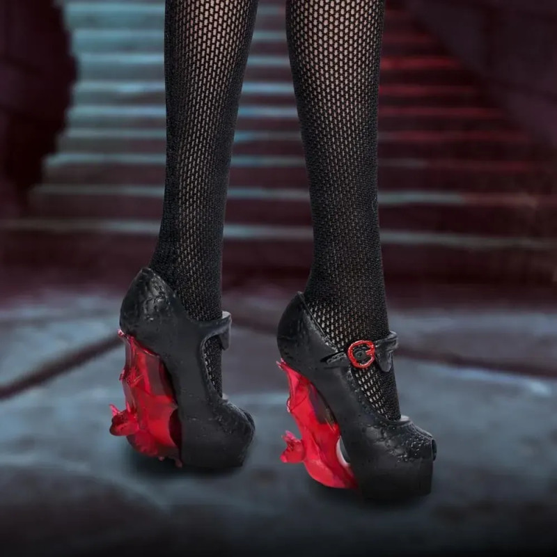 Кукла Mattel Monster High x Universal Monsters JKM50 Dracula - Дракула