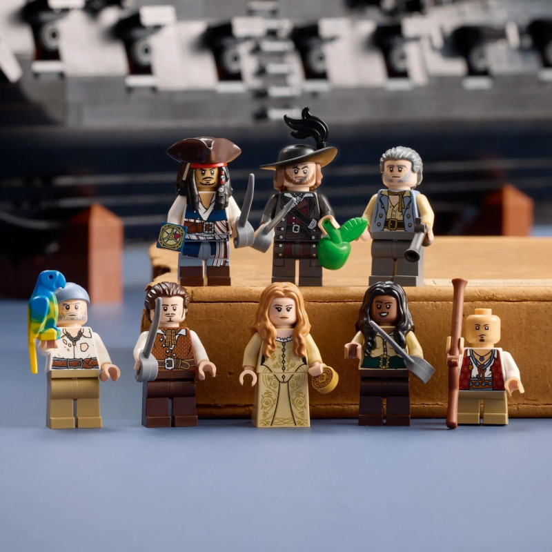 10365 LEGO ICONS Пираты Карибского моря: Черная жемчужина