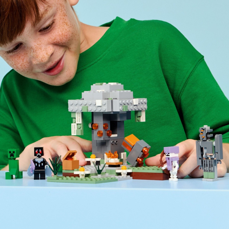 21586 LEGO Minecraft Бледный сад