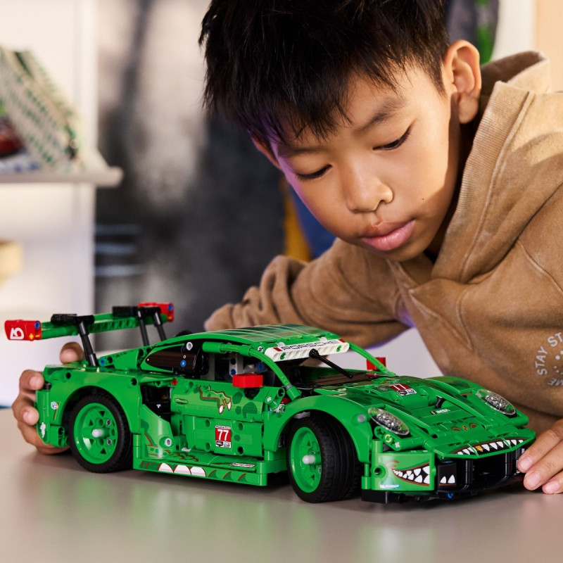 LEGO Technic 42224 Гоночный автомобиль Porsche 911 GT3 R AO