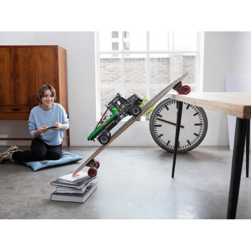 42129 Lego Technic Полноприводной грузовик-внедорожник Mercedes-Benz Zetros