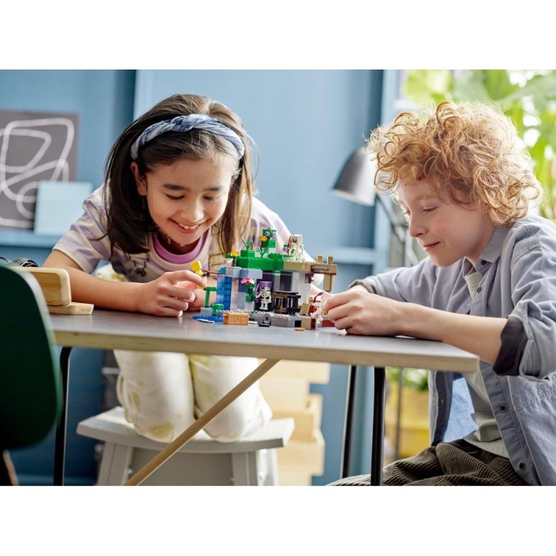 Конструктор LEGO Minecraft 21189 Подземелье скелета