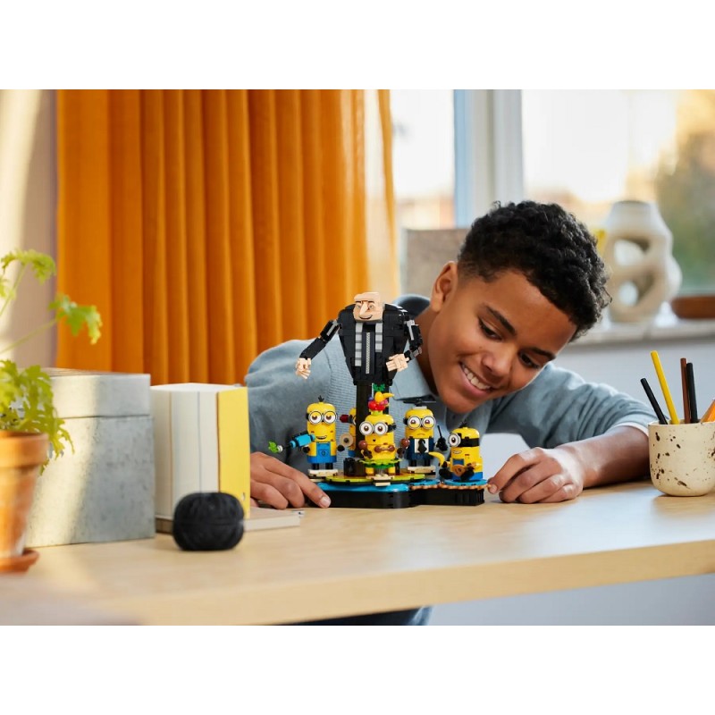 75582 LEGO Despicable Me 4 Грю и миньоны