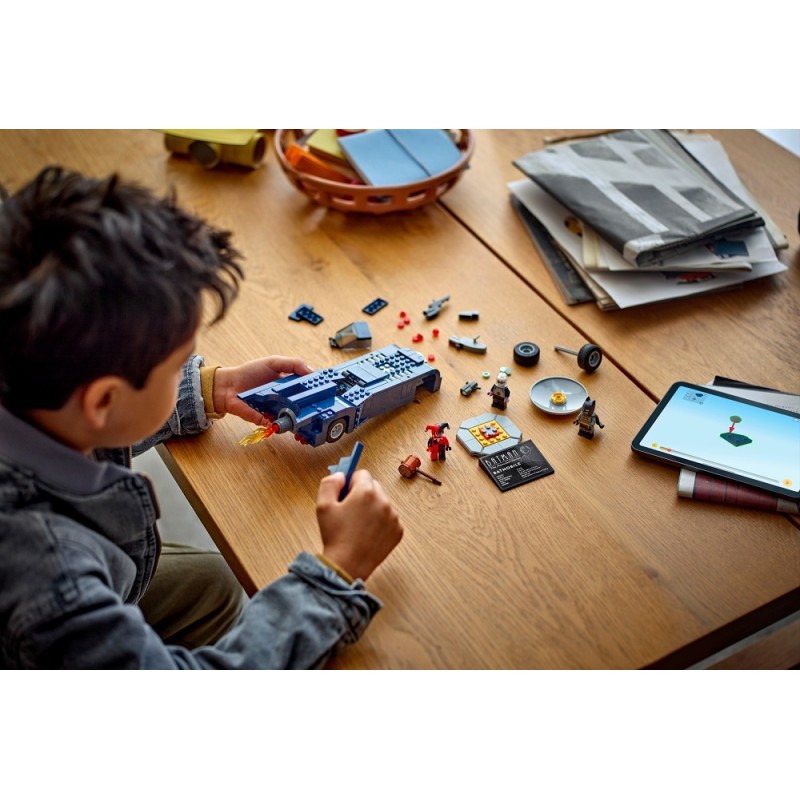 76274 LEGO Super Heroes Бэтмен на Бэтмобиле против Харли Квинн и Мистера Фриз