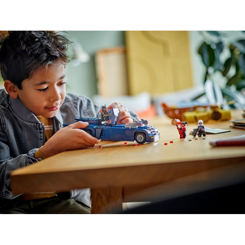 76274 LEGO Super Heroes Бэтмен на Бэтмобиле против Харли Квинн и Мистера Фриз