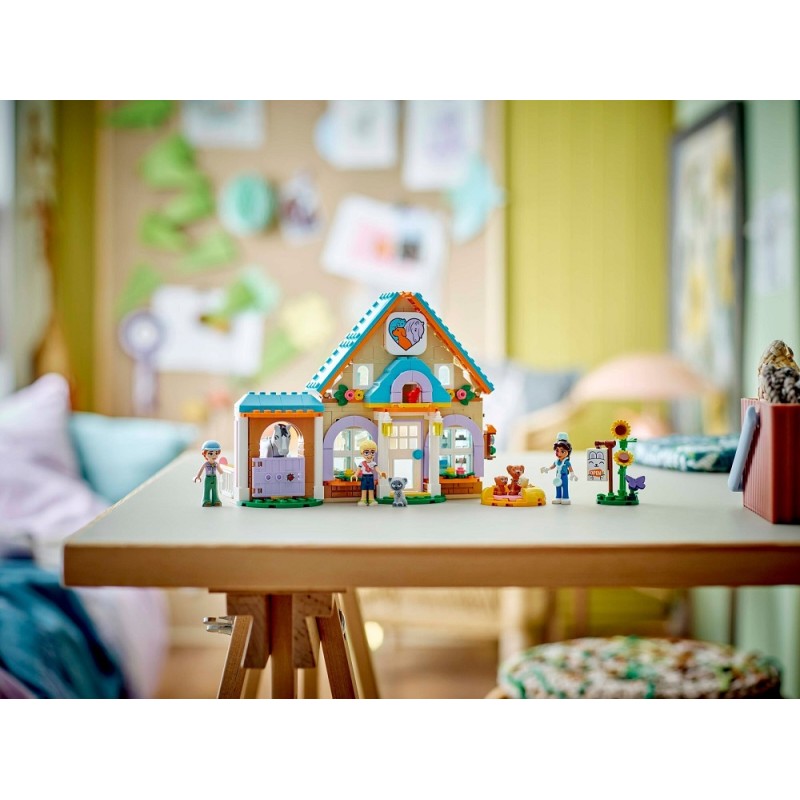 42651 Lego Friends Ветеринарная клиника для лошадей и домашних животных