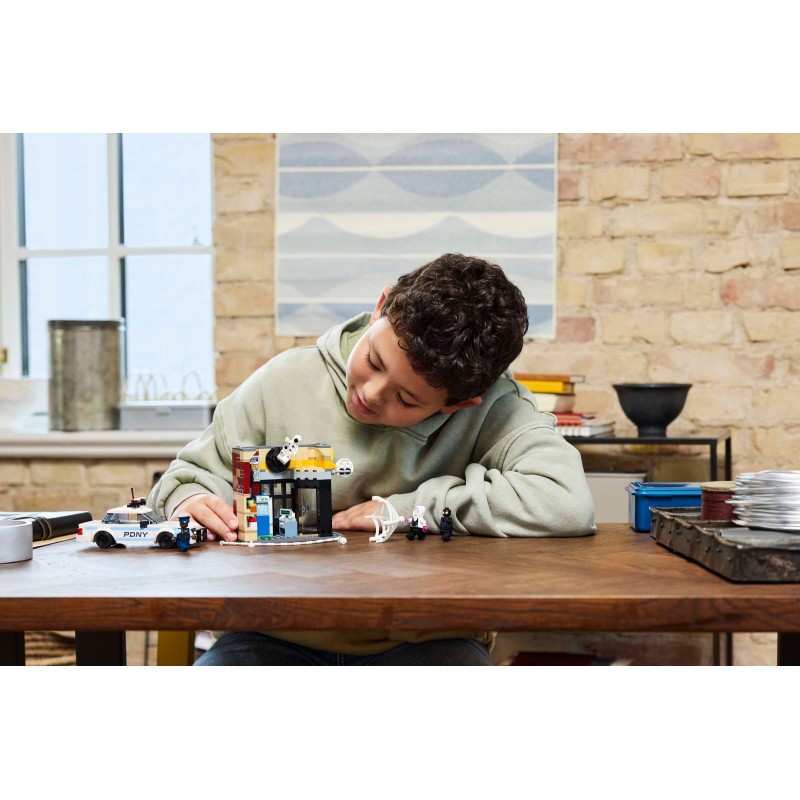 76311 LEGO Super Heroes Через вселенные: Майлз Моралес против Спота